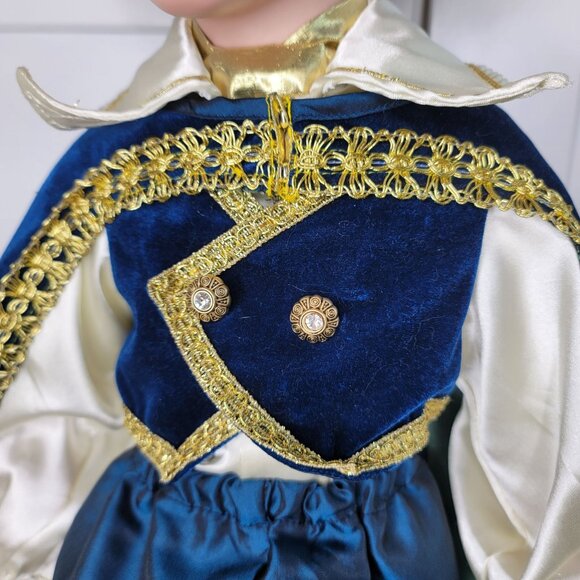Micheal Reid Porcelain Prince Doll With Regal Outfit & Feathered Hat 28" 289/600 - Picture 9 of 16